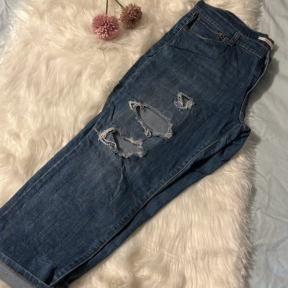 Levi’s Boyfriend Distressed Jeans - Picture 6 of 14